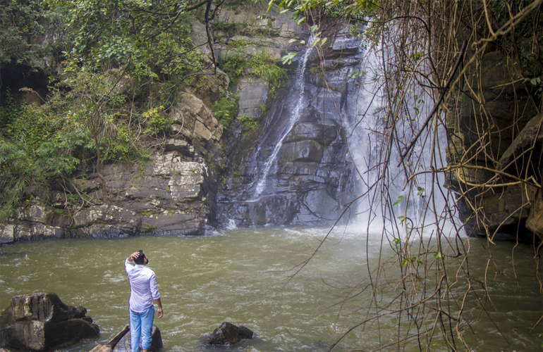 waterfall in sri lanka