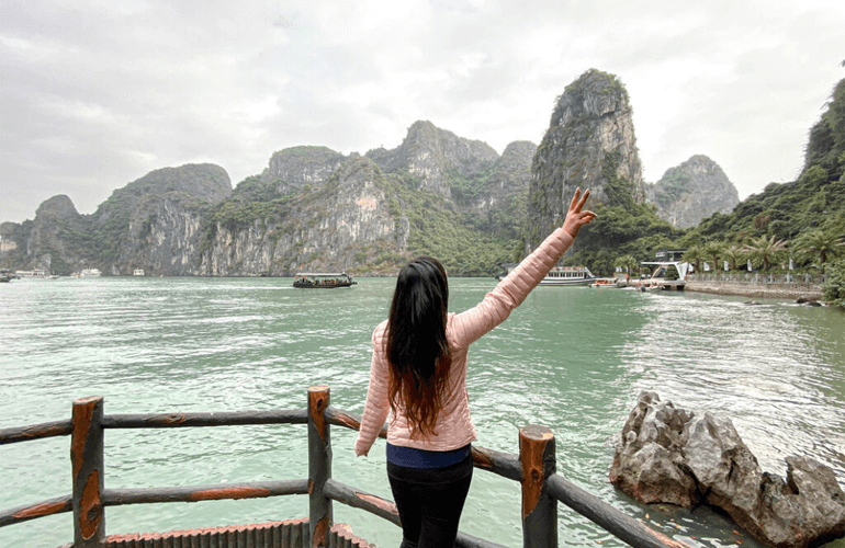 Halong Bay cruise tour 