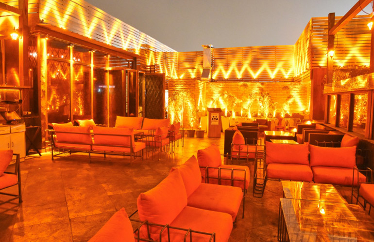 Bars and Lounges in Delhi