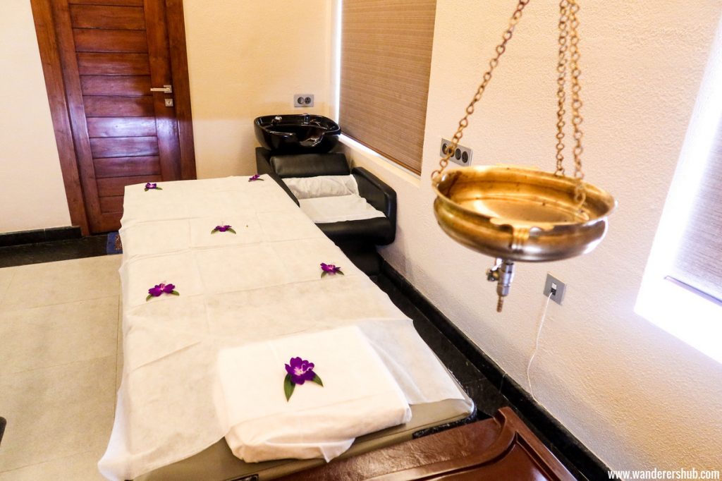 You just cannot have enough of Ayurvedic massages in Kerala